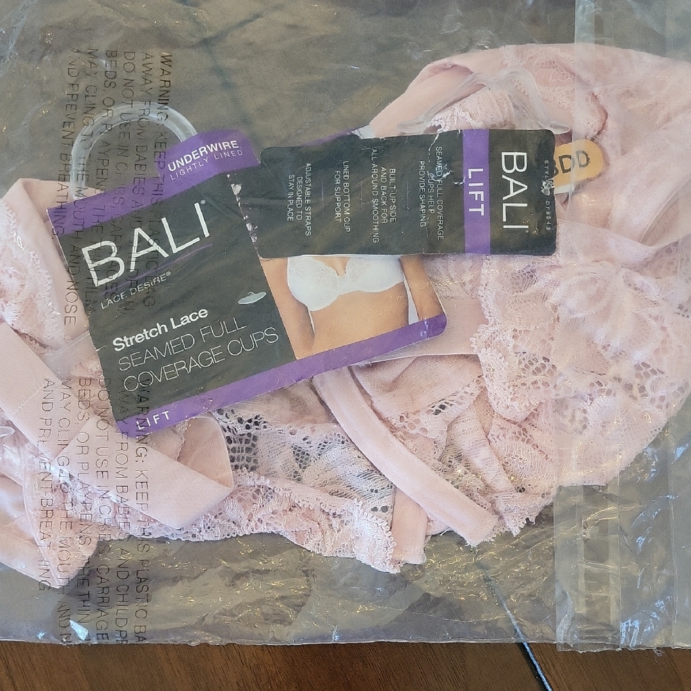 Bali Women's Light Pink Lace Full Coverage Bra